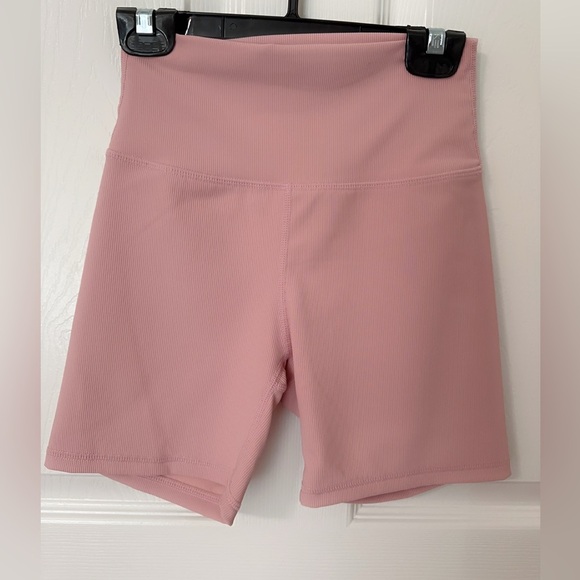 2 Piece Set WILO THE LABEL Pink Crewneck Sweatshirt with Bow Detail And Shorts - Picture 8 of 9